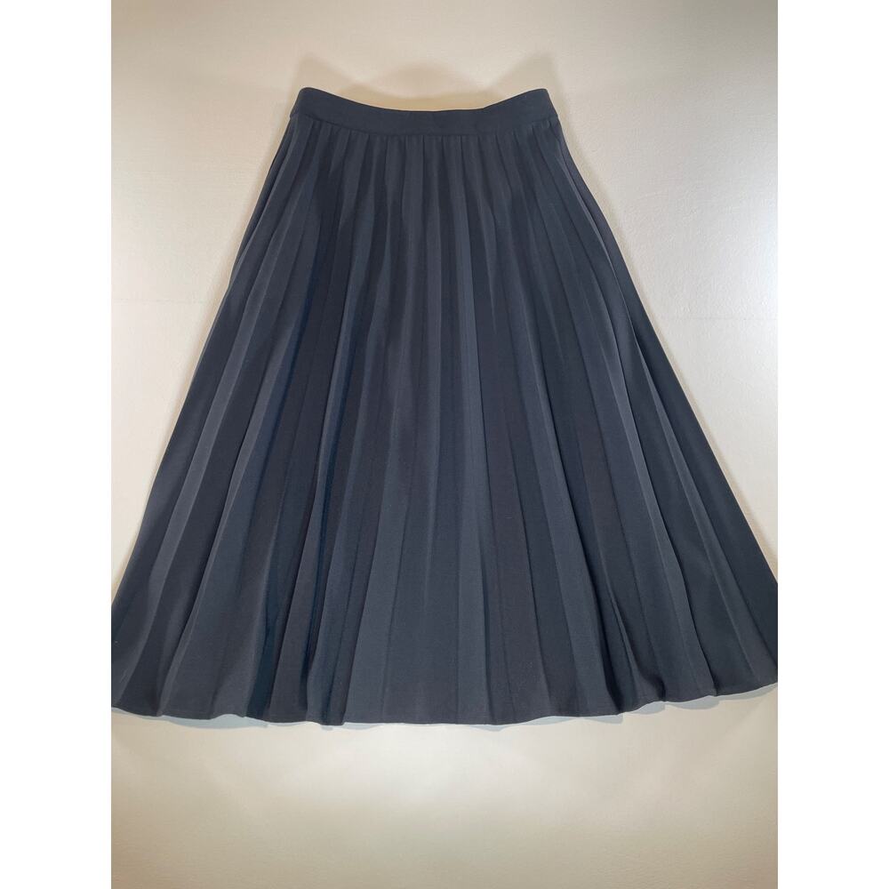 Saks Fifth Avenue Black Pleated Long Skirt Size M